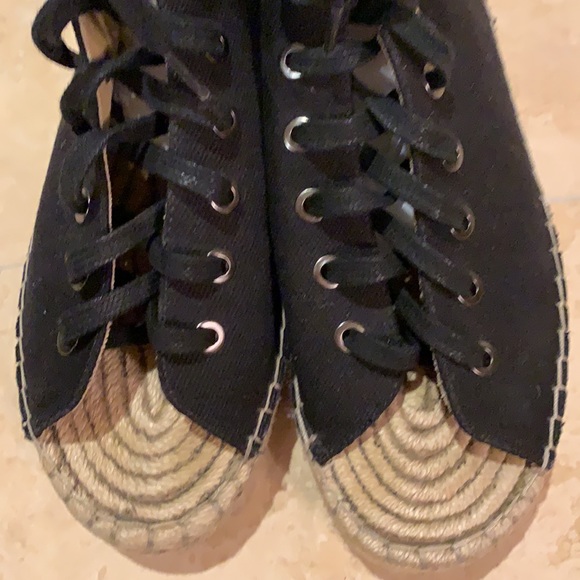 Urban Outfitters Regina Show Stopper Platform Shoe - Picture 5 of 5